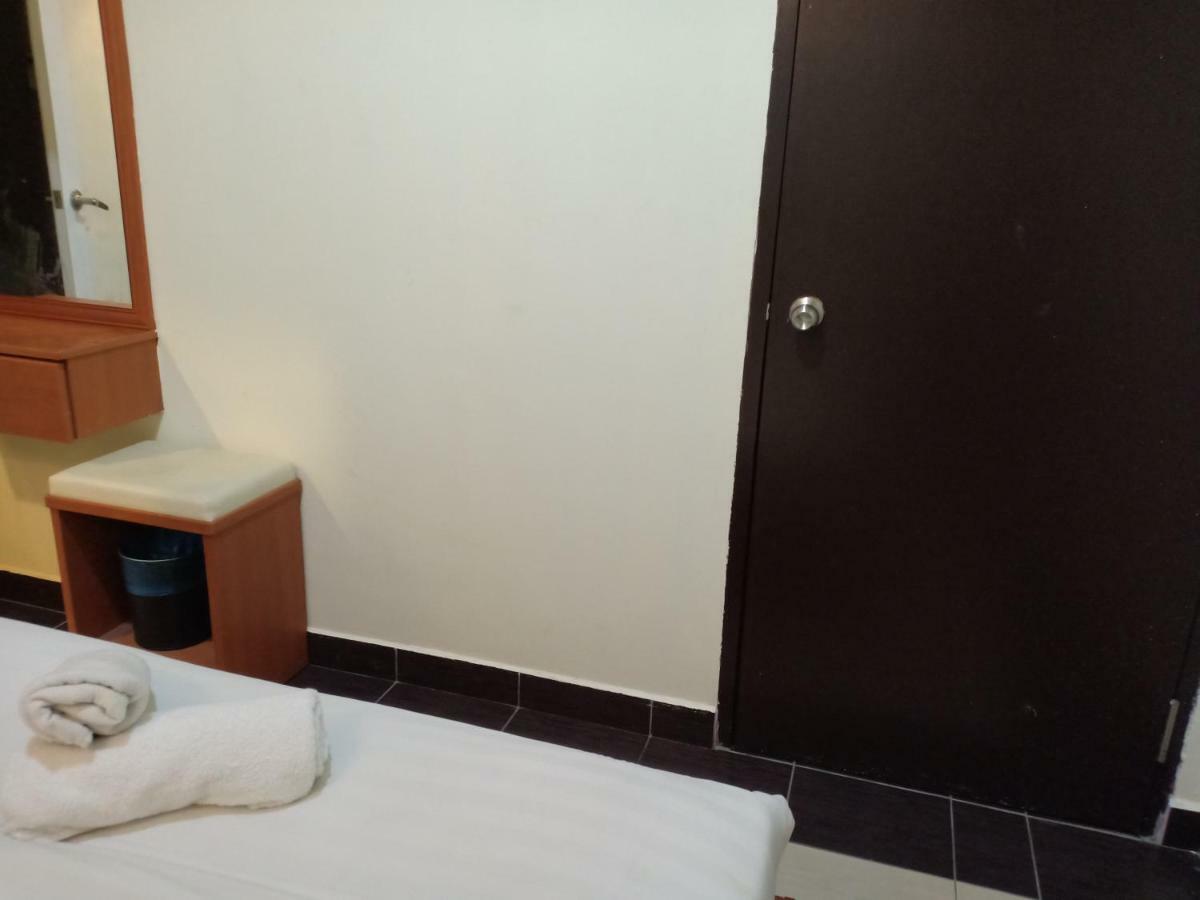 Tc Inn Business Hotel @ スリ・カンバンガン エクステリア 写真