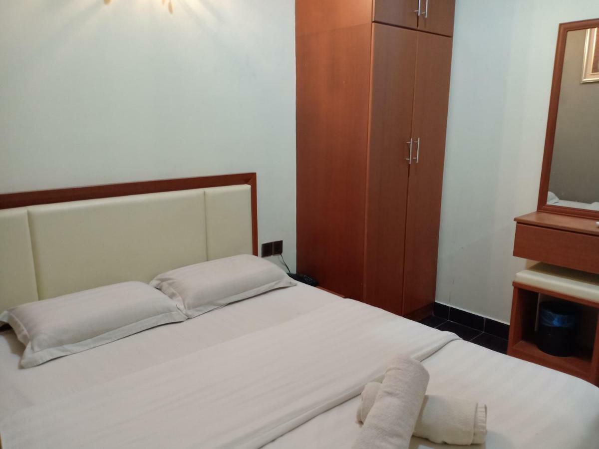 Tc Inn Business Hotel @ スリ・カンバンガン エクステリア 写真