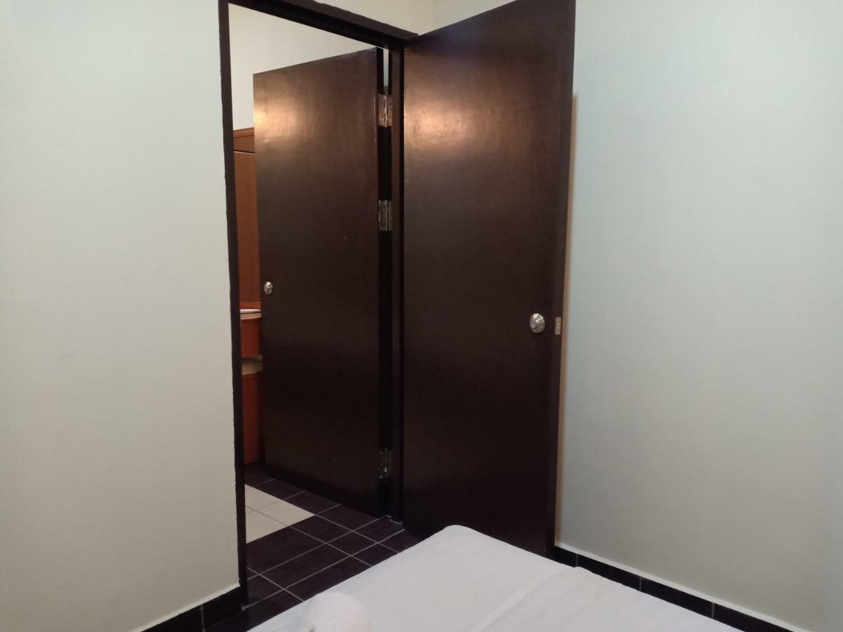 Tc Inn Business Hotel @ スリ・カンバンガン エクステリア 写真