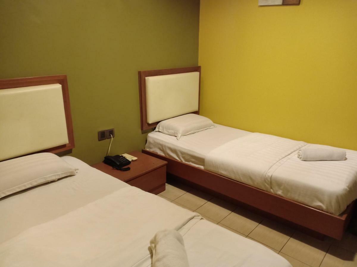 Tc Inn Business Hotel @ スリ・カンバンガン エクステリア 写真