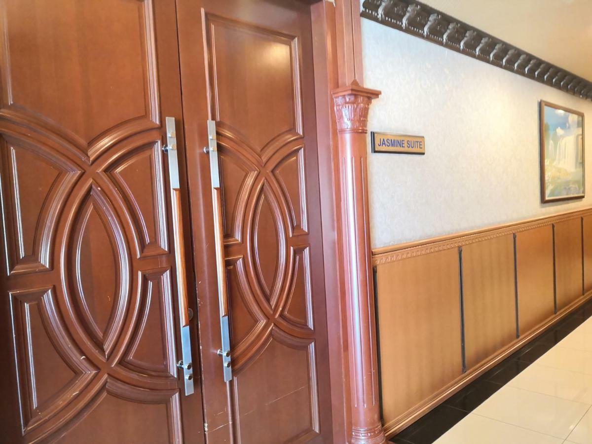 Tc Inn Business Hotel @ スリ・カンバンガン エクステリア 写真
